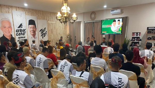 Komunitas Sego Anget