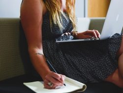 Revitalisasi Bisnis Keluarga: Sukses Meresapi Nilai Tradisional dalam Lingkungan Modern