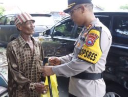 Kapolres Situbondo Salurkan Bantuan Sembako, Bentuk Kepedulian Terhadap Pekerja Jalanan dan Apresiasi untuk Masyarakat