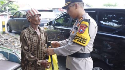 Kapolres Situbondo Salurkan Bantuan Sembako, Bentuk Kepedulian Terhadap Pekerja Jalanan dan Apresiasi untuk Masyarakat