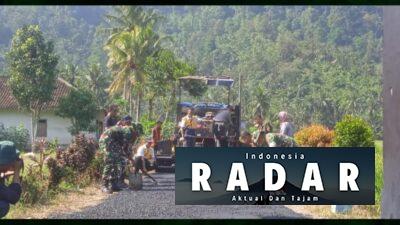 Masyarakat Desa Lebakharjo Tersenyum Salah Satu SASARAN TMMD 126 Pengaspalan Jalan