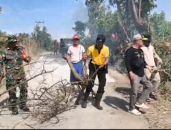 Pemuda dan Warga Desa Leprak Klabang Bondowoso, Perbaiki Jalan Rusak Dengan Swadaya Masyarakat