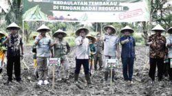 Ancaman Regulasi Membayangi, Bupati Bondowoso Pastikan Pemda Berpihak ke Petani Tembakau