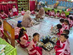 Usai Libur Panjang, SPPG Suger Lor Maesan Kembali Salurkan MBG, Siswa Sambut dengan Antusias