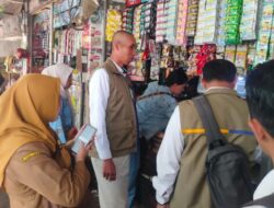 Cek Langsung ke Pasar, Sinergi BULOG – Diskoperindag Bondowoso Pastikan Stok dan Harga Pangan Stabil