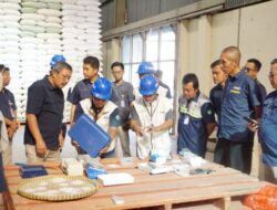 Cek Gudang hingga Penggilingan, Direktur Pengadaan BULOG Pastikan Kualitas Beras Bondowoso Terjaga