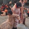 Semarakkan Harjakasi Ke-208 Dan HUT Kemerdekaan RI Ke-81, KDS Situbondo Adakan Lomba Estafet Air Berkostum Era Jadul