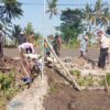 Bukan Sekadar Perbaikan Jalan! Babinsa Dawuhan Turun Tangan, Warga Kompak Benahi Fasilitas Dusun Timur Sawah