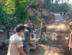 JALAN 150 METER DI BANYU WULU MULAI BERUBAH! BABINSA TURUN TANGAN, TNI HADIR DI TENGAH WARGA